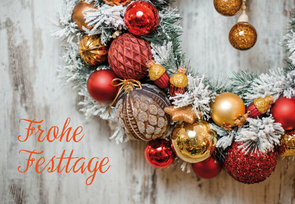 Weihnachten - Türkranz, Nüsse, Kugeln, Farben